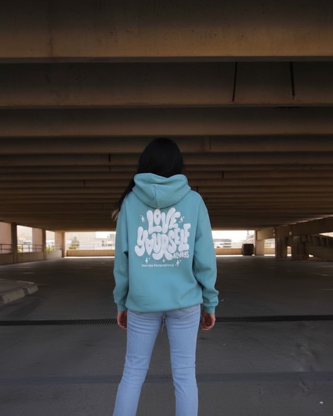 Love Your Self - Classic Fit Hoodie Winters