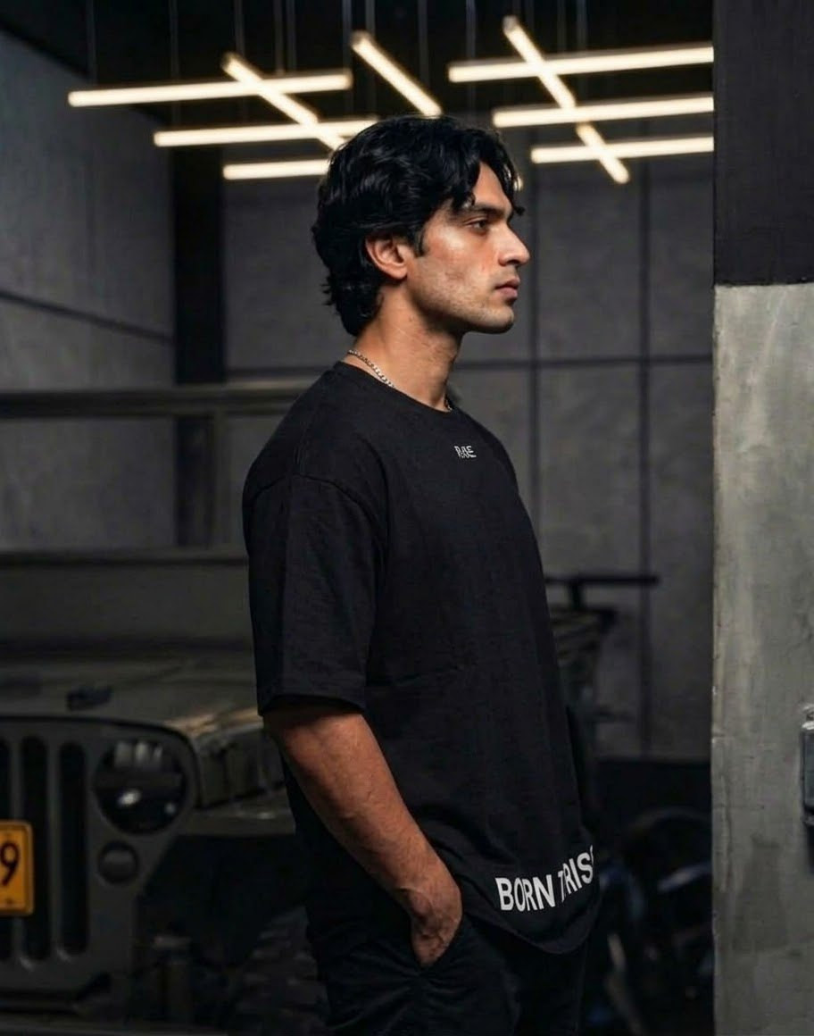 Born to Rise - Relaxed Fit Tshirt