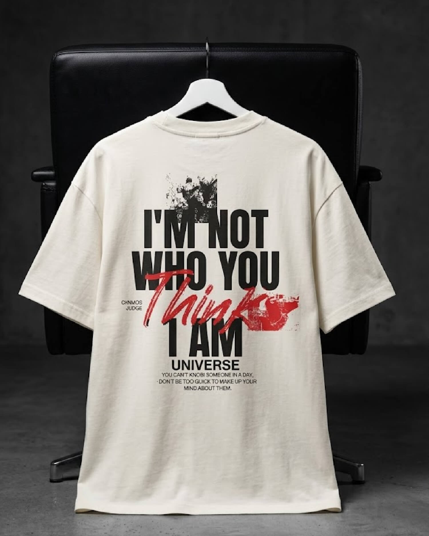 Im Not Who you think - Relax Fit T-Shirt