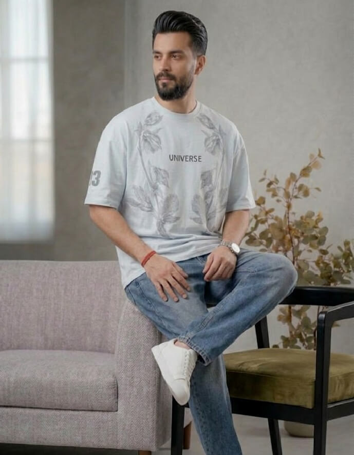 Universe Minimal Leaf Relax Fit T-Shirt