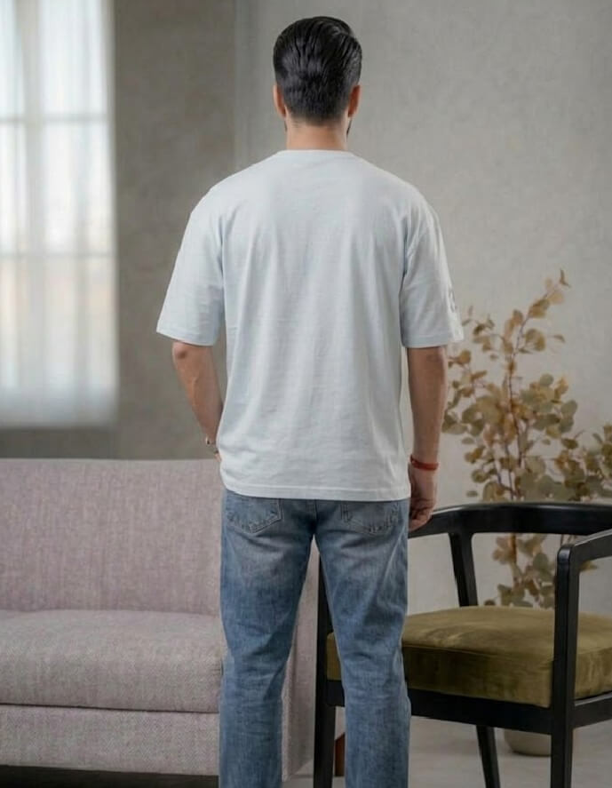 Universe Minimal Leaf Relax Fit T-Shirt